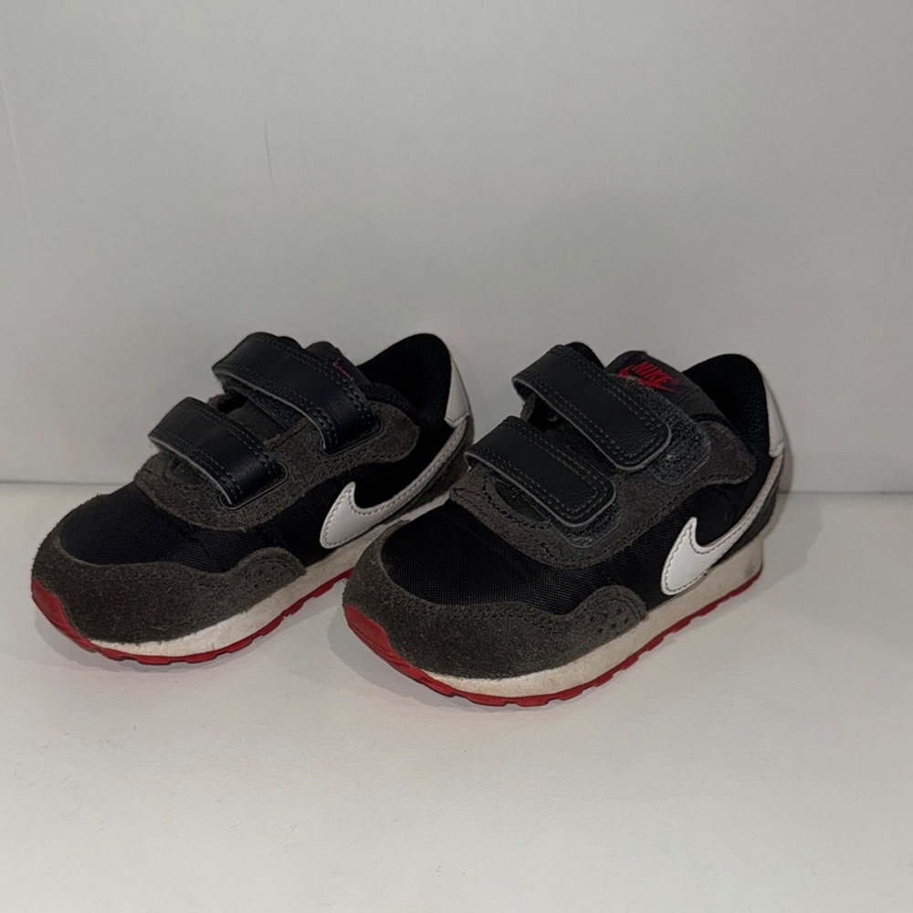 Nike Kids Black‎ and Red Sneakers